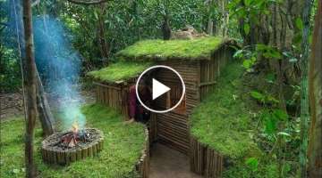 Girl Build Complete Warm Survival Shelter by Ancient Skills